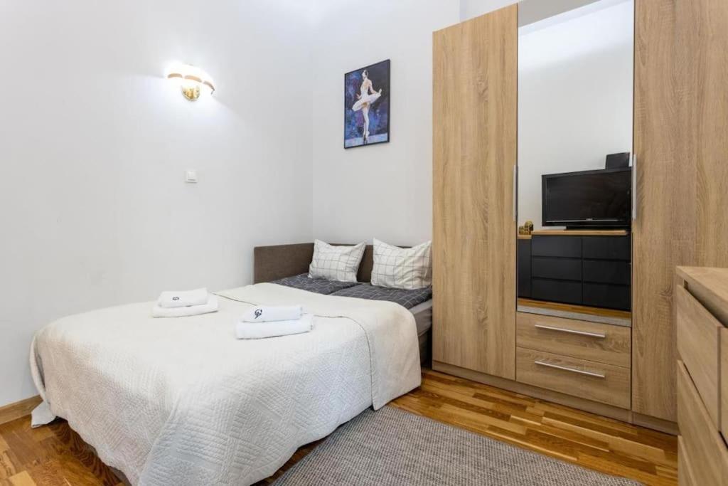 Urban Chic - Center - One Bedroom Apartment&wsp59 * Warszawa